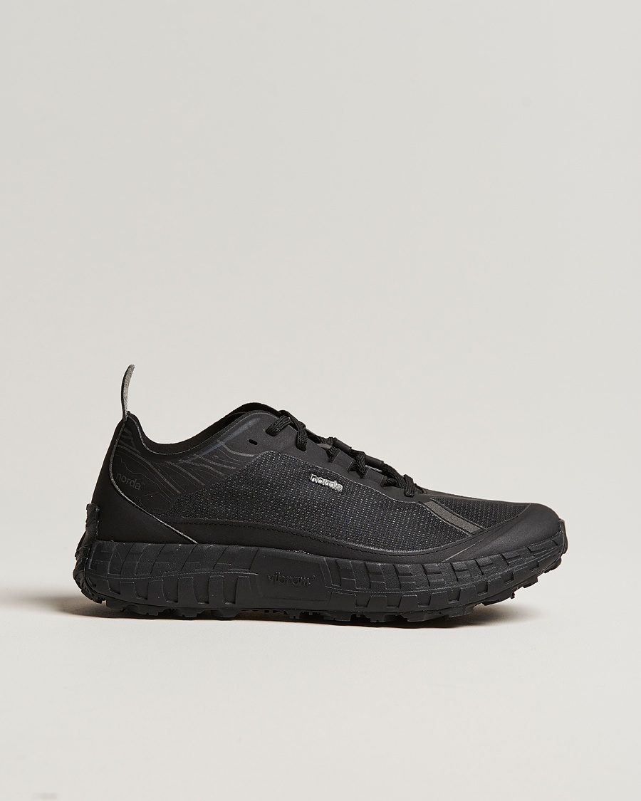 Norda 001 Running Sneakers Stealth Black – Schwarz