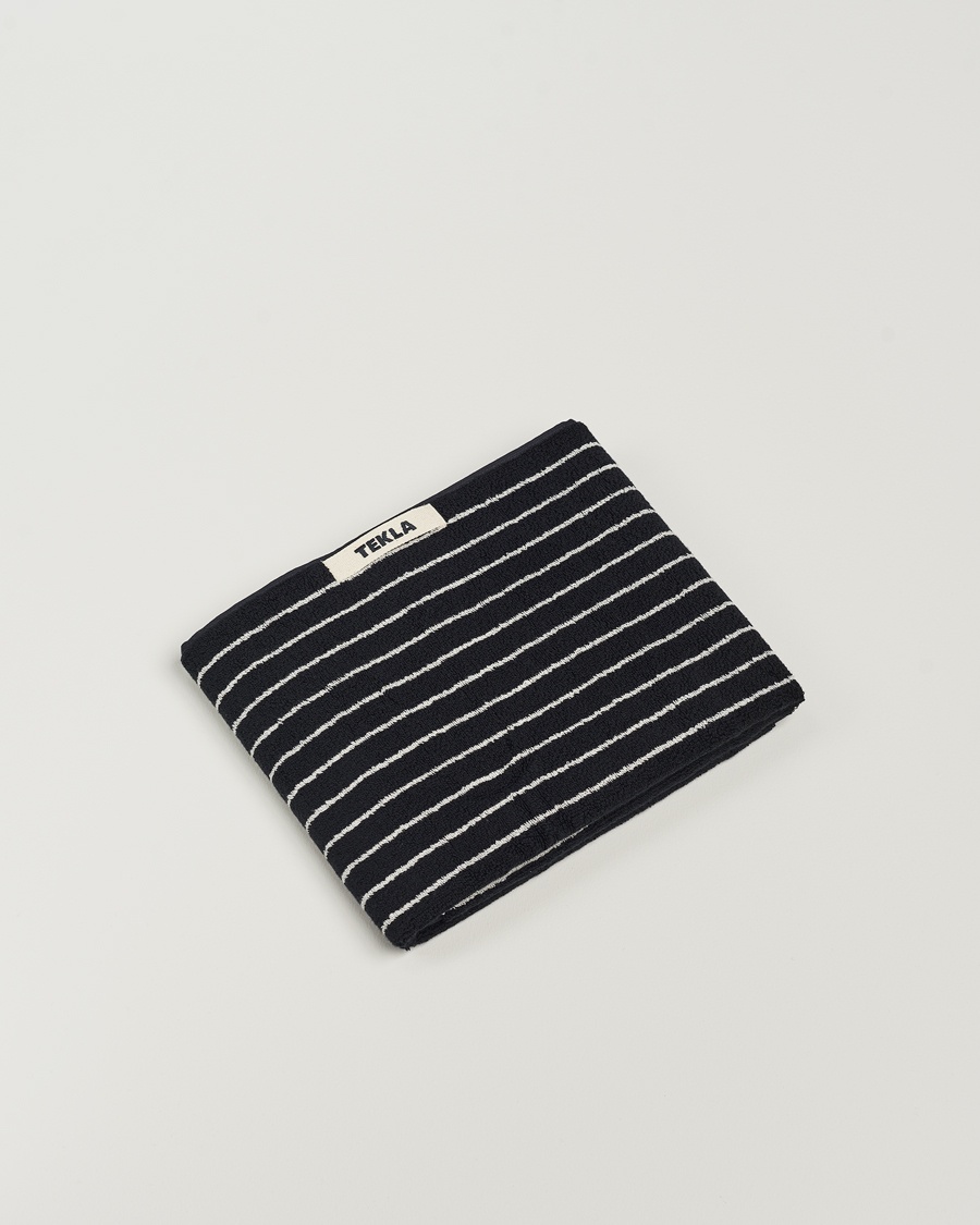 Tekla Organic Terry Hand Towel Black Stripe – Schwarz