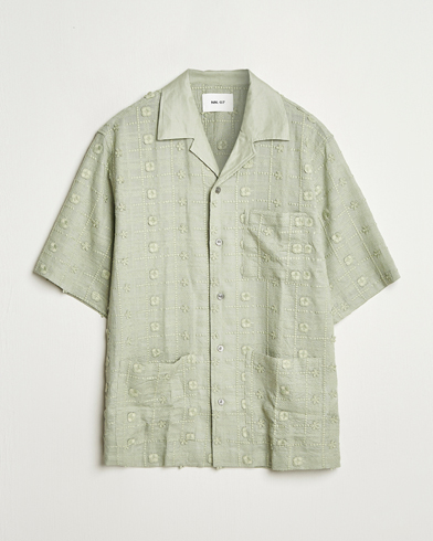 NN07 Ben Lyocell Fil-Coupé Embroidery Anglaise Shirt Sage Green – Grün