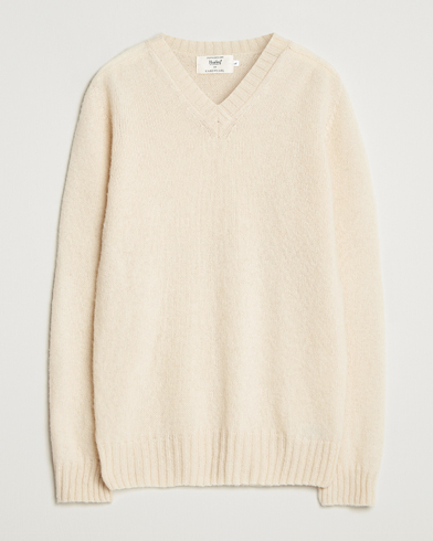 Harley Of Scotland for Care of Carl Harley Of Scotland Brushed Supersoft Lambswool V-Neck Vanilla – Weiß