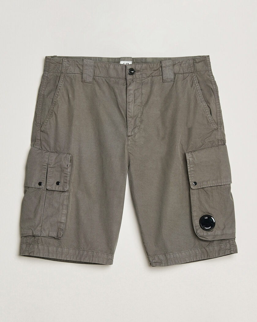 C.P. Company Cotton Gabardine Cargo Shorts Washed Black – Grau