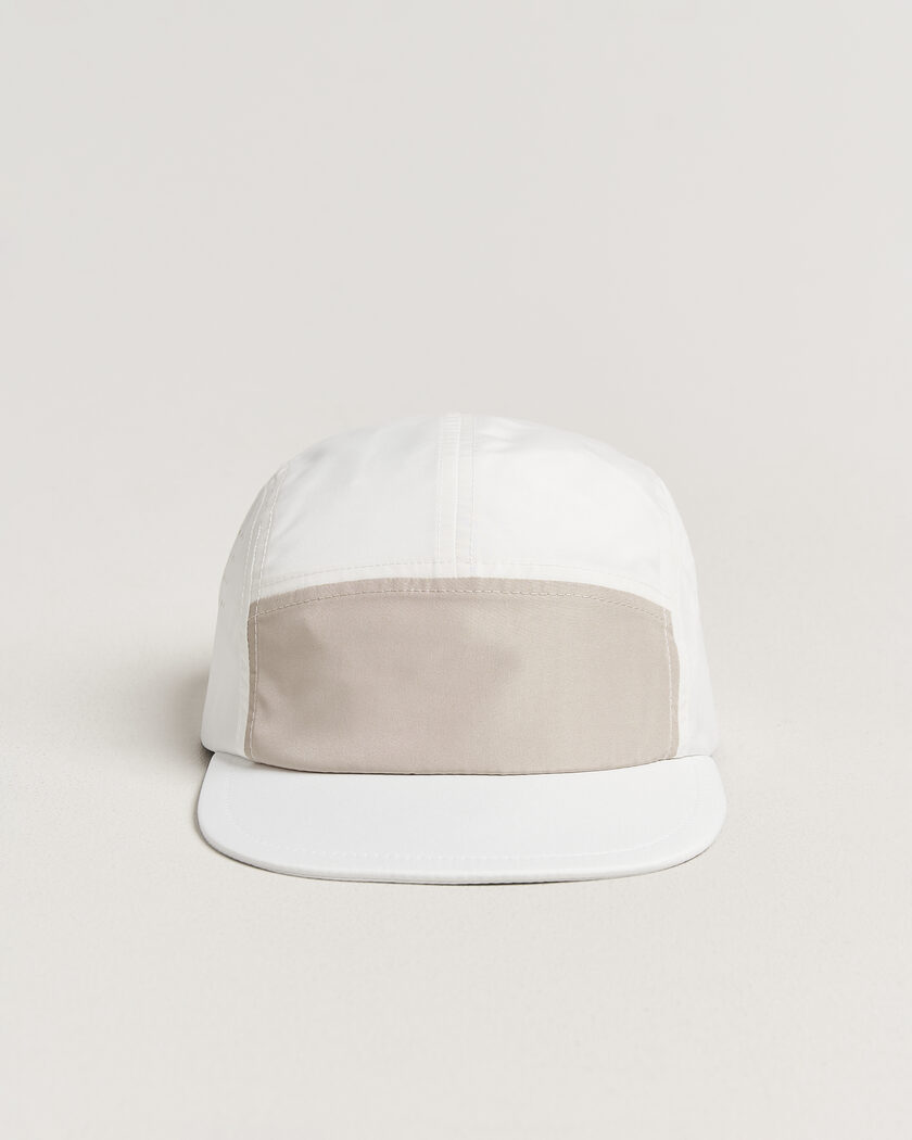 Peak Performance Lightweight Cap White/Sand Fog – Weiß