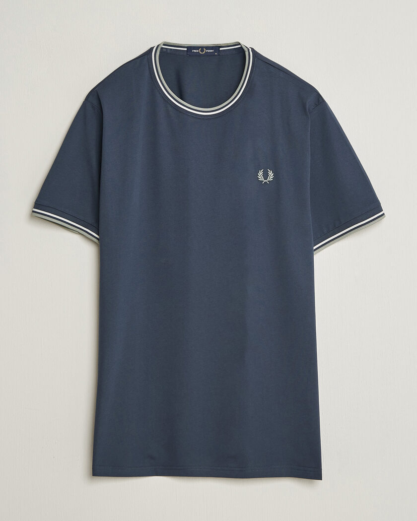 Fred Perry Twin Tipped T-Shirt Dark Airforce – Blau