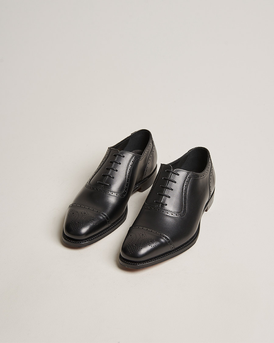 Herren | Handgefertigte Schuhe | Loake 1880 | Strand Brogue Black Calf