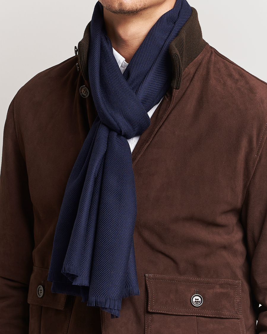 Herren | Eton Merino Wool Herringbone Scarf Navy | Eton | Merino Wool Herringbone Scarf Navy