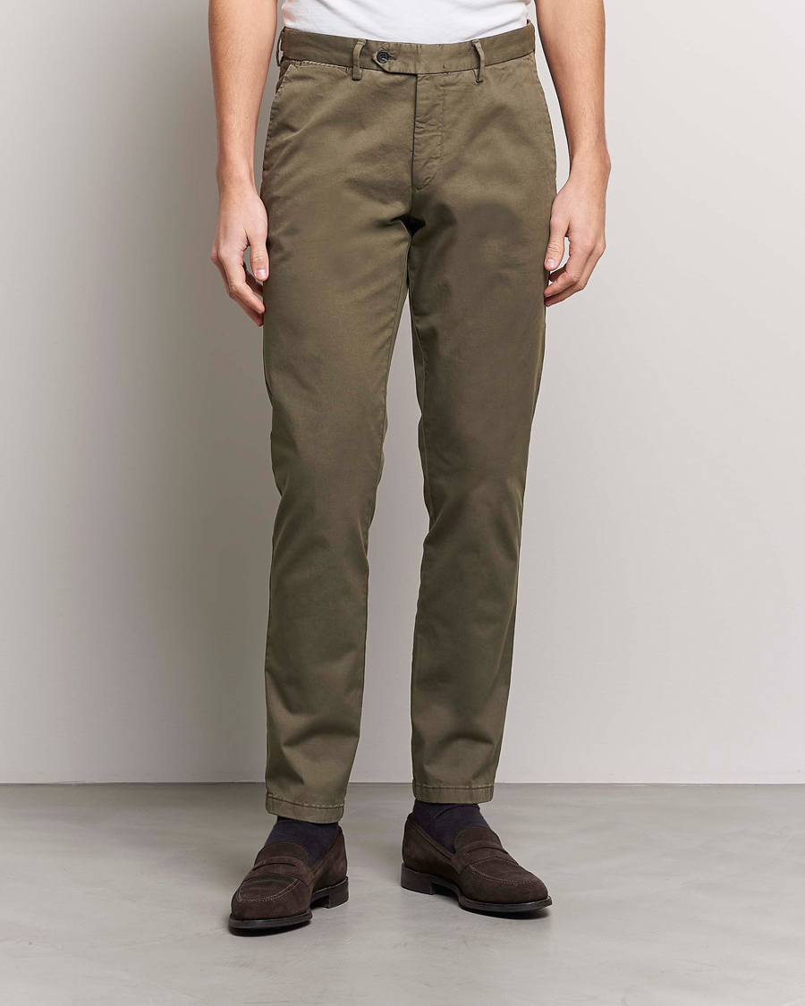 Herren | Hosen | Oscar Jacobson | Danwick Side Adjusters Chino Olive