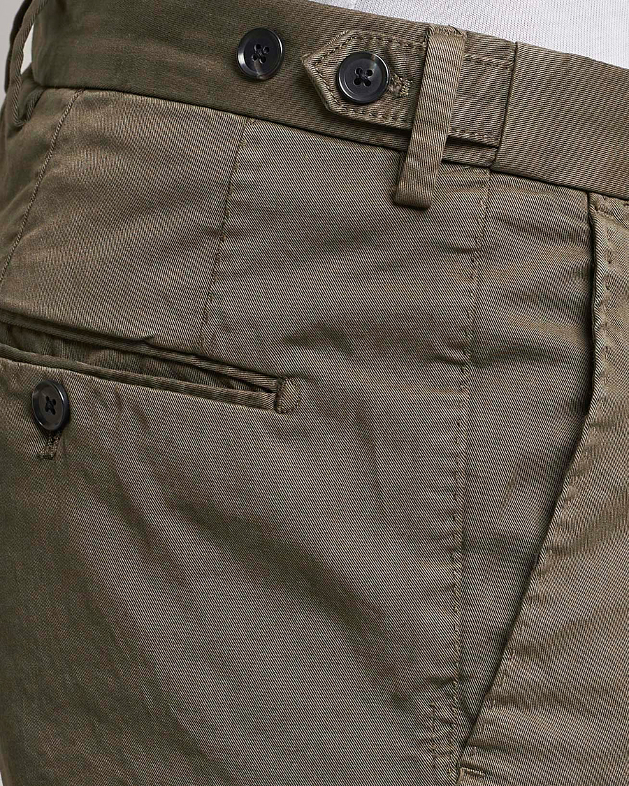 Herren | Hosen | Oscar Jacobson | Danwick Side Adjusters Chino Olive