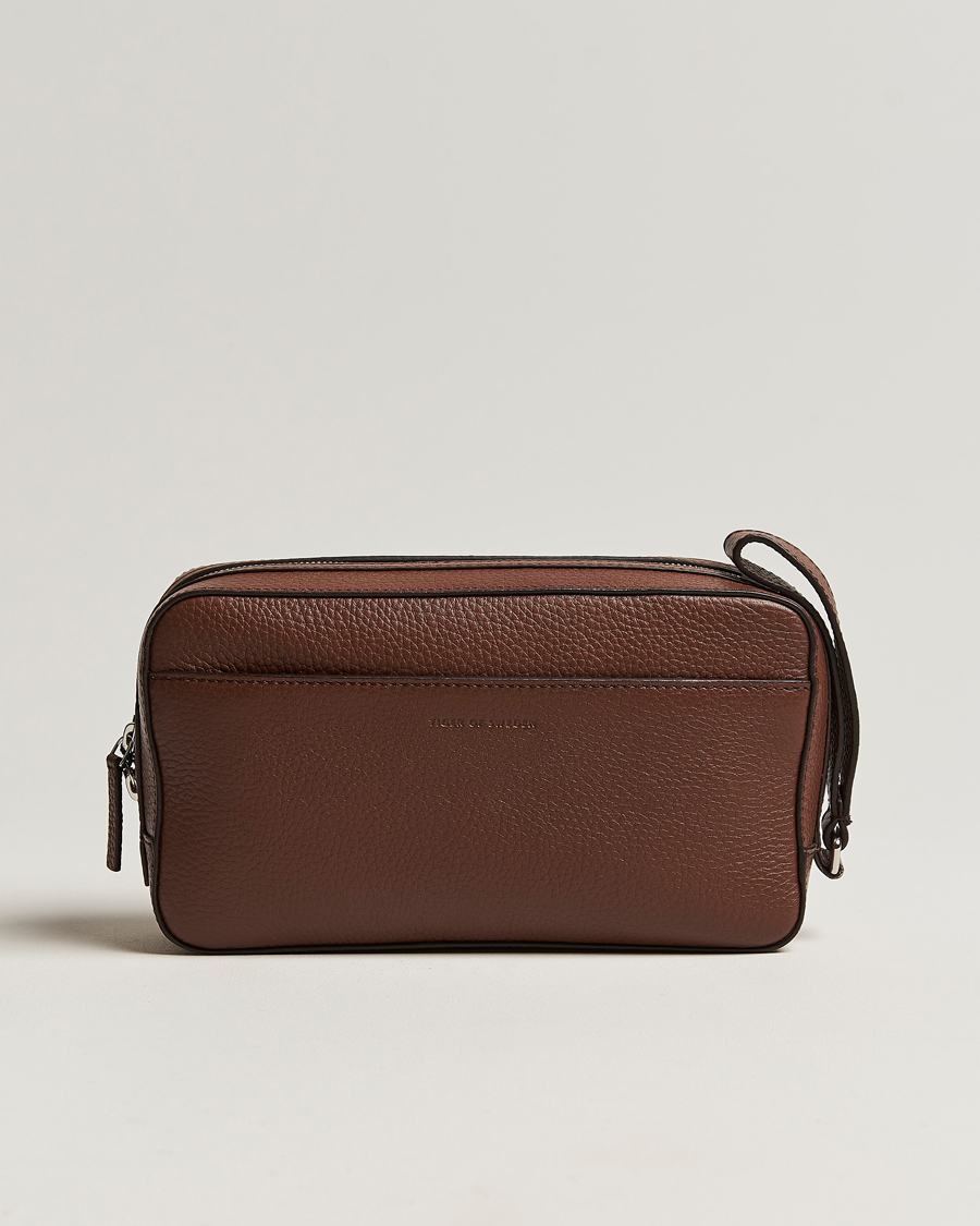 Herren | Taschen | Tiger of Sweden | Wes Grained Leather Toilet Bag Brown