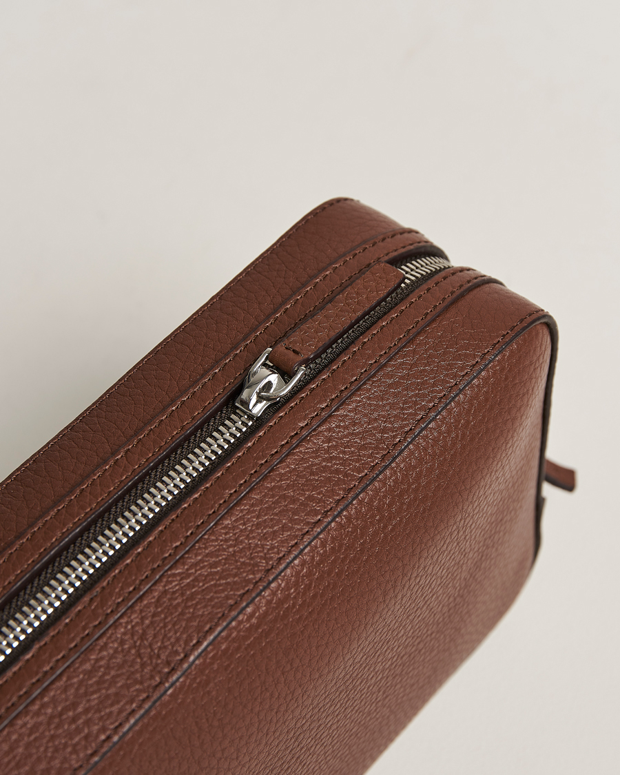 Herren | Taschen | Tiger of Sweden | Wes Grained Leather Toilet Bag Brown