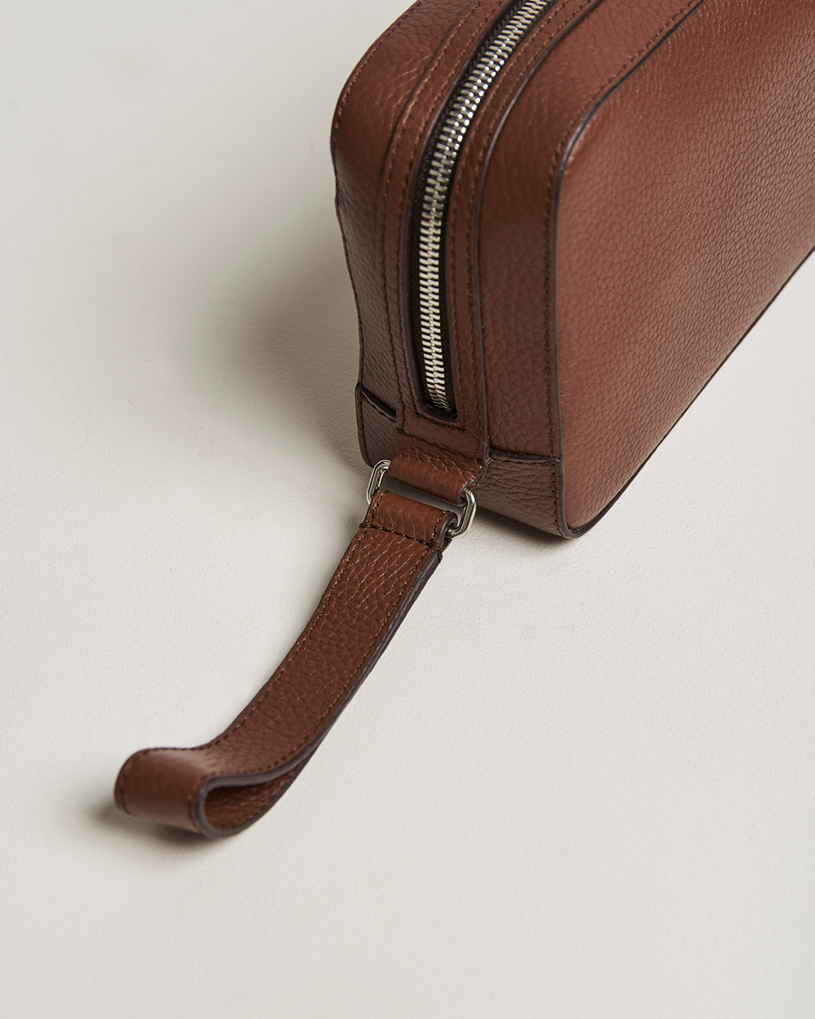 Herren | Taschen | Tiger of Sweden | Wes Grained Leather Toilet Bag Brown