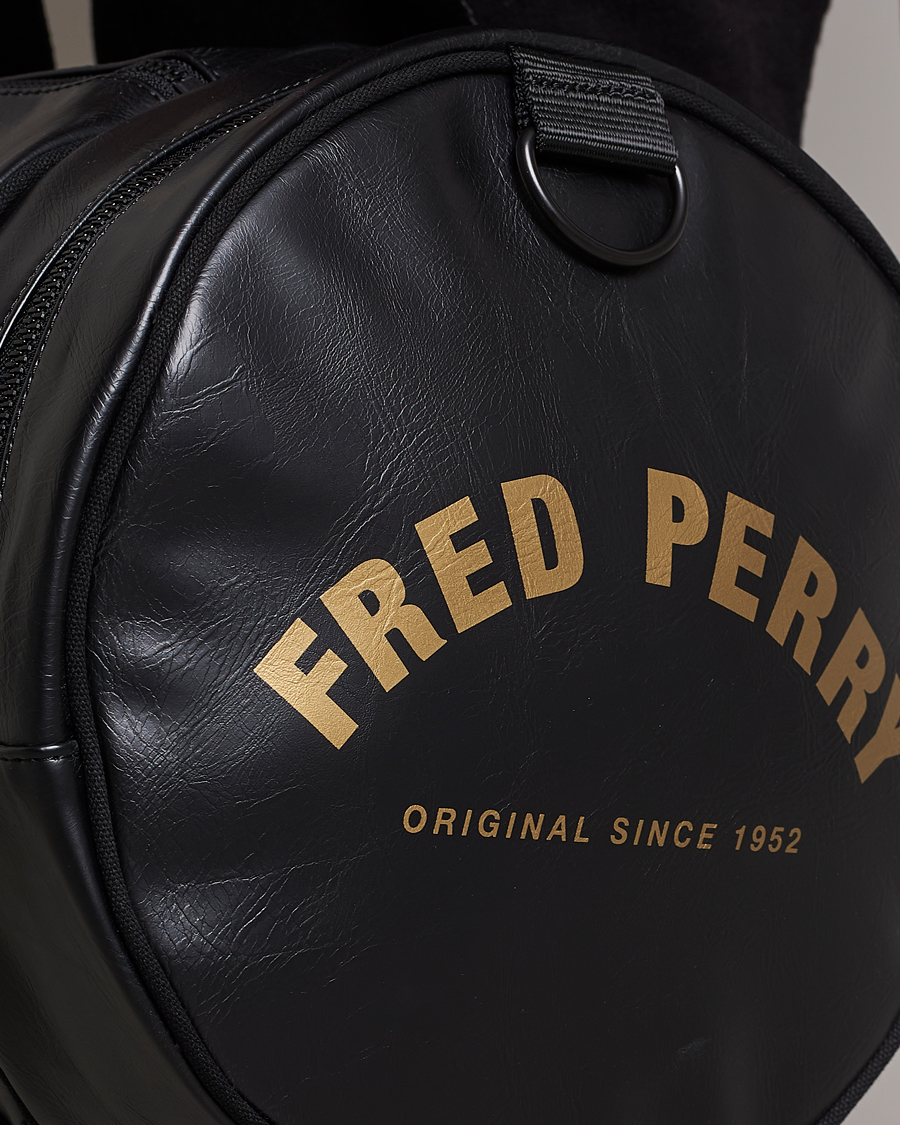 Herren | Fred Perry Tonal Barrel Bag Black | Fred Perry | Tonal Barrel Bag Black
