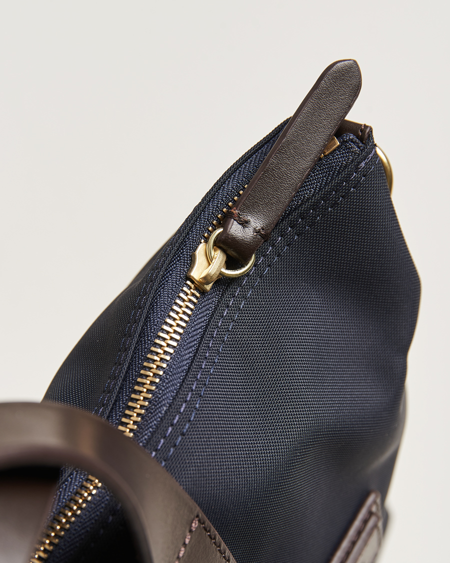 Herren | Mismo M/S Canvas Slim Brief Navy/Dark Brown | Mismo | M/S Canvas Slim Brief Navy/Dark Brown