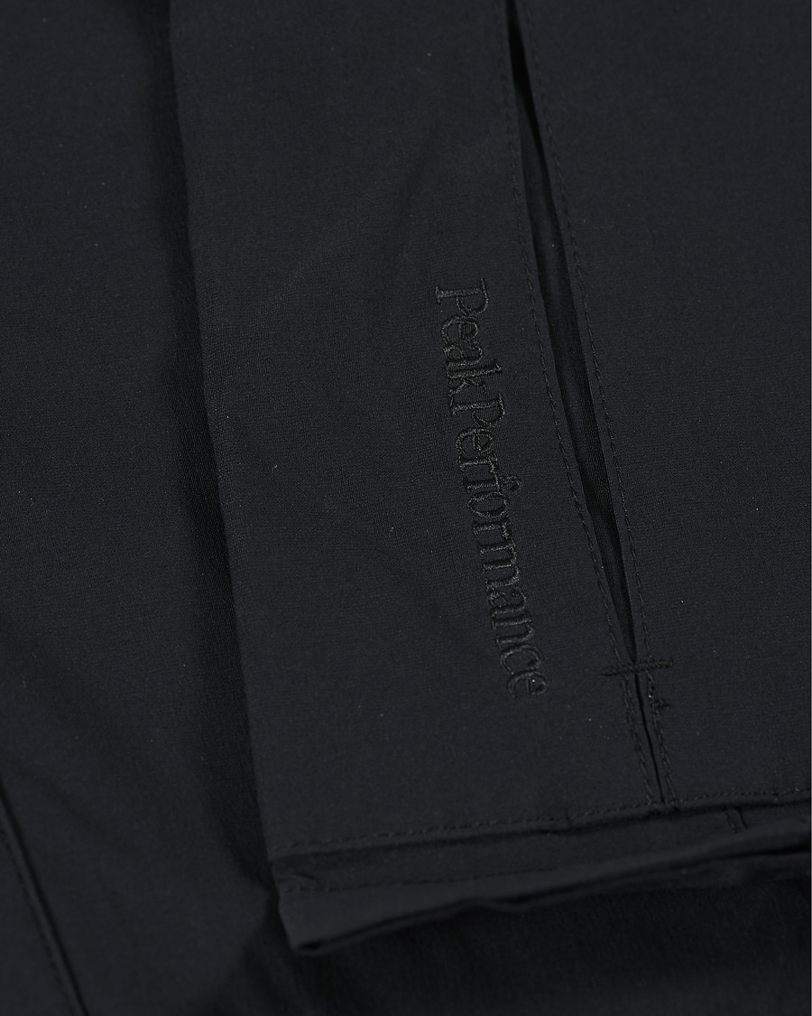 Herren | Shorts | Peak Performance | Moment Cargo Shorts Black