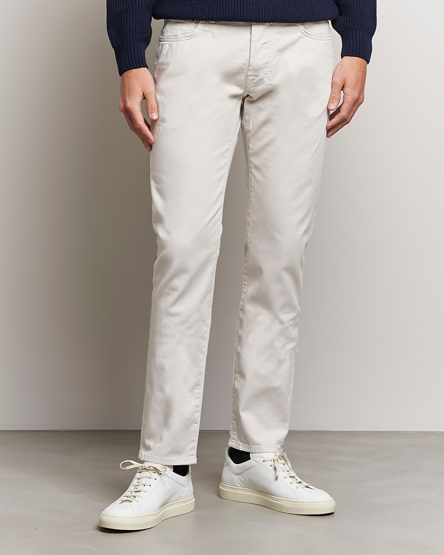 Herren | Italian Department | Jacob Cohën | Bard Garment Dyed Gabardine Trousers Beige