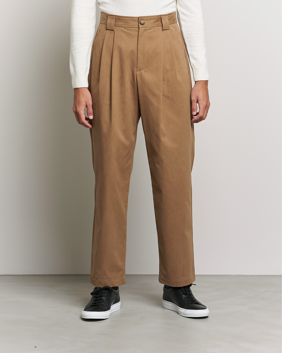 Herren | Hosen | A.P.C. | Eddy Pleated Chinos Tobacco