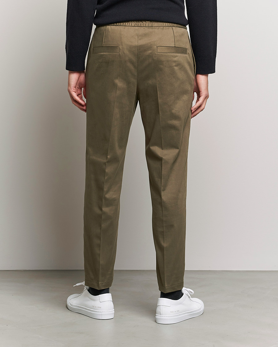 Herren | Hosen | Tiger of Sweden | Sosa Brushed Satin Trouser Olive Extreme
