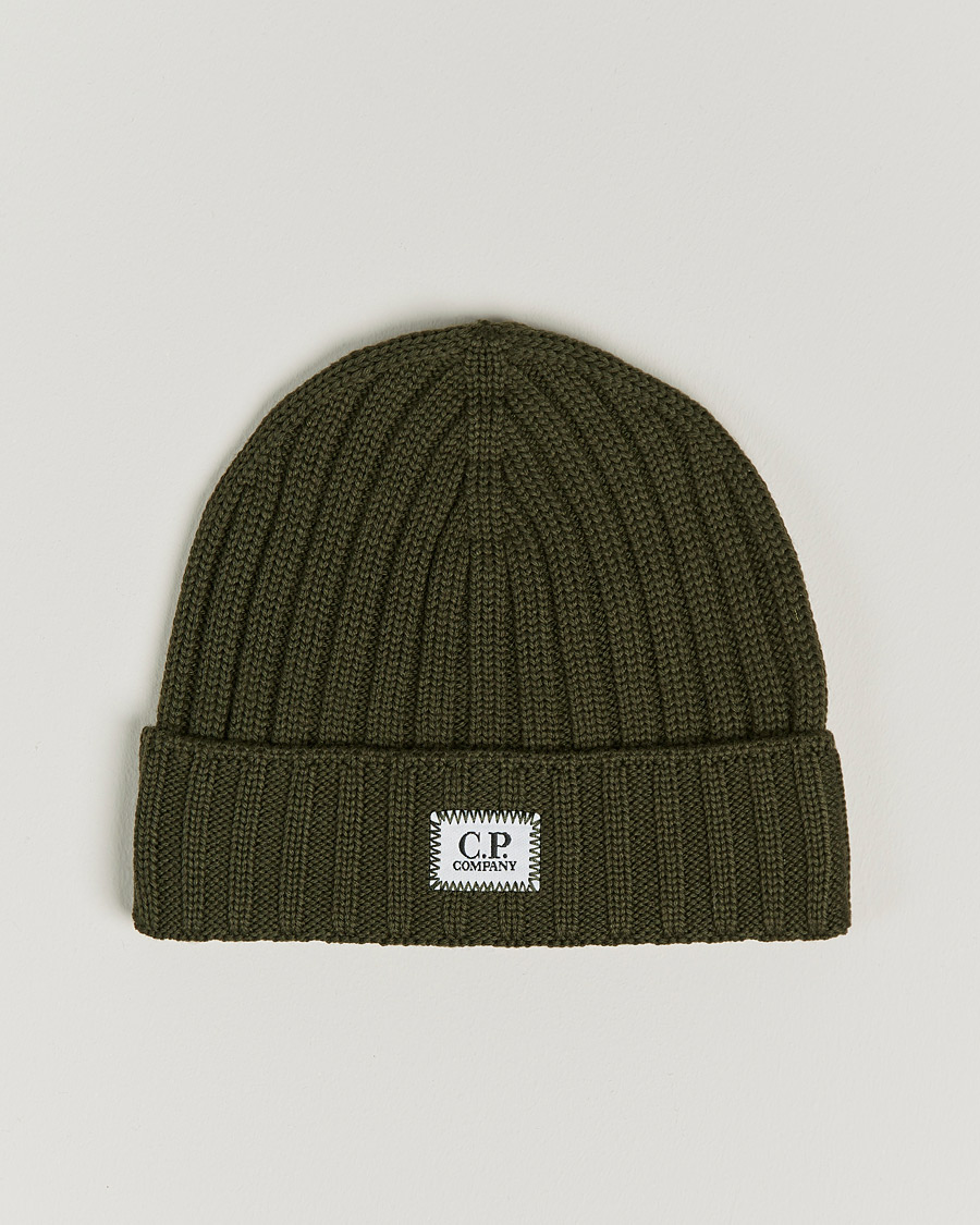 Herren | C.P. Company Knitted Merino Logo Beanie Dark Green | C.P. Company | Knitted Merino Logo Beanie Dark Green