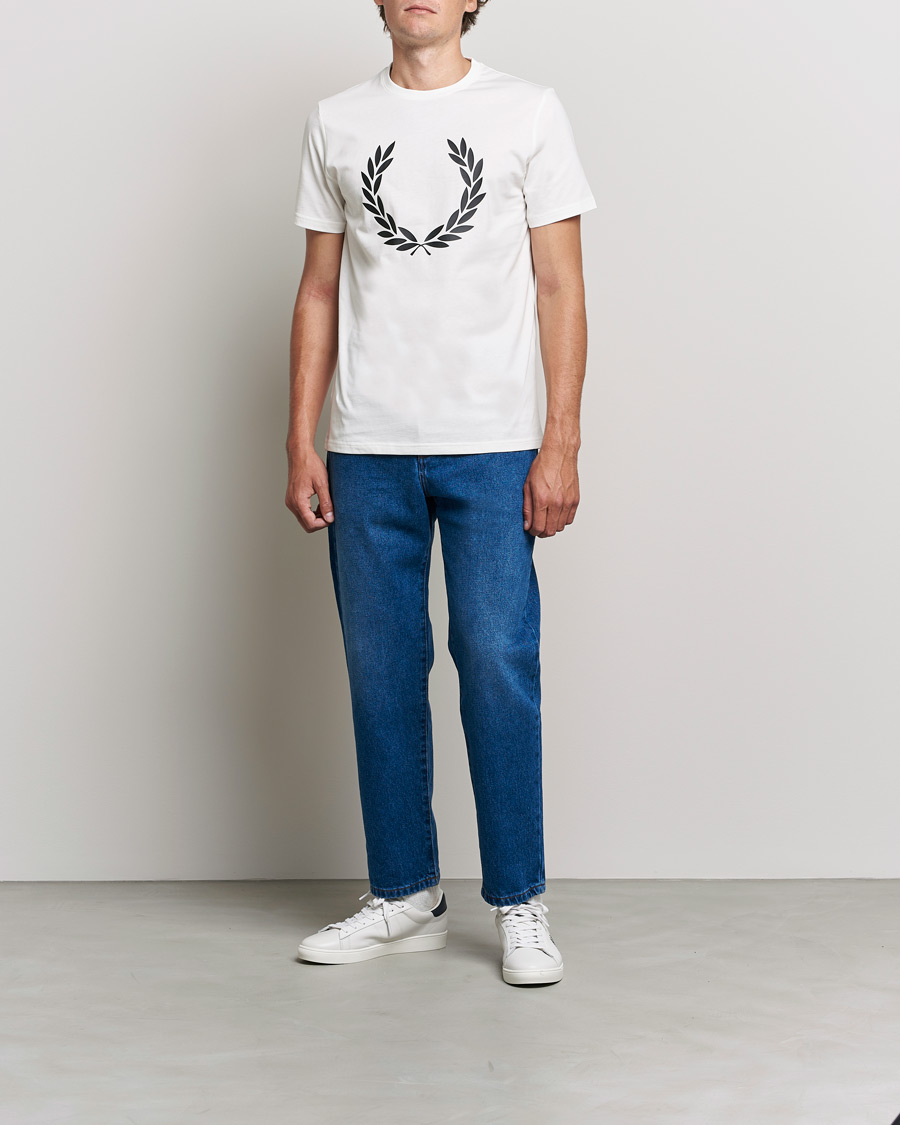 Herren | T-Shirts | Fred Perry | Laurel Wreath T-Shirt Snow White