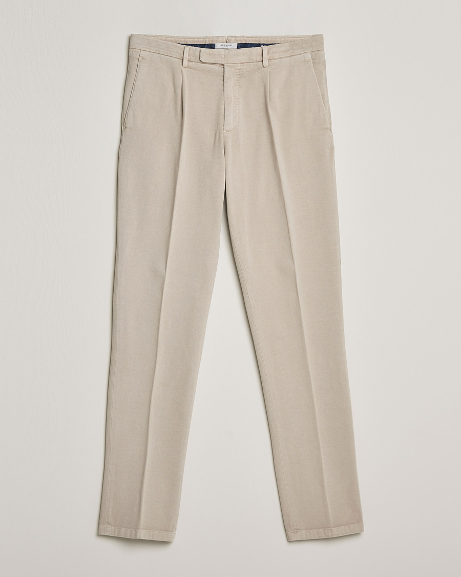 Herren | Hosen | Boglioli | Pleated Cotton Twill Trousers Beige