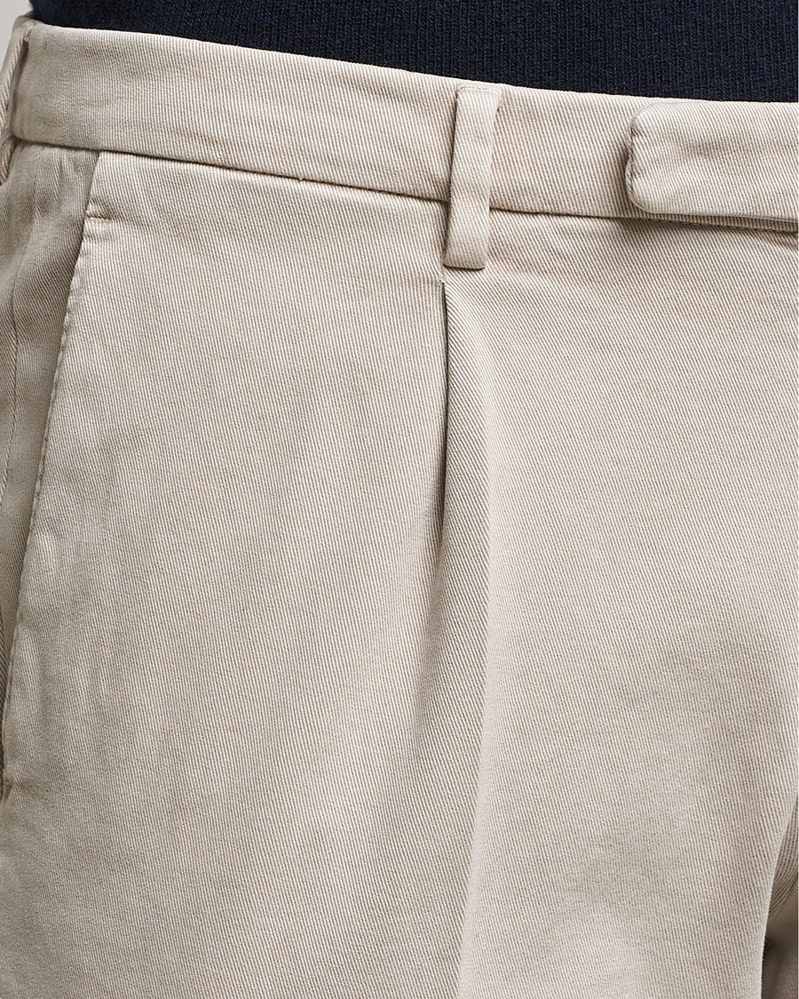 Herren | Hosen | Boglioli | Pleated Cotton Twill Trousers Beige