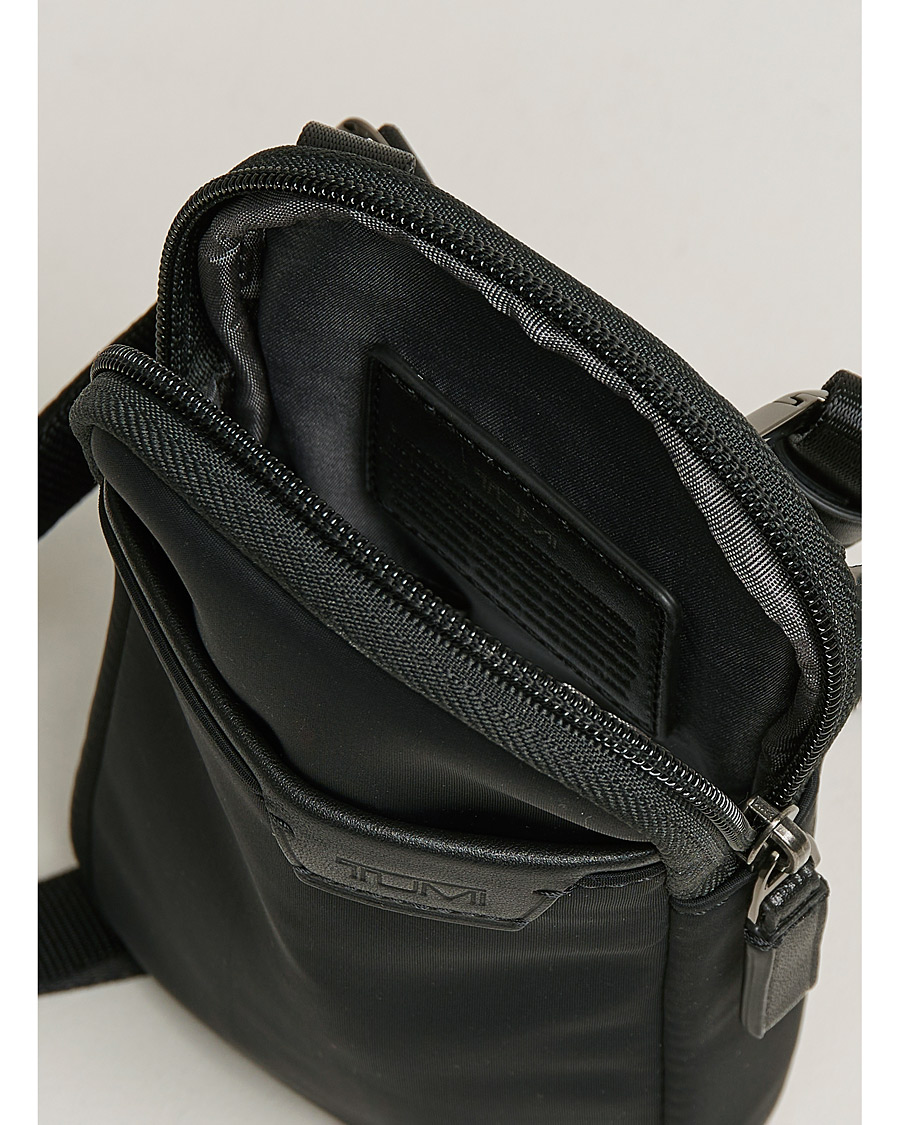 Herren | TUMI Harrison Beech Small Crossbody Pouch Black | TUMI | Harrison Beech Small Crossbody Pouch Black