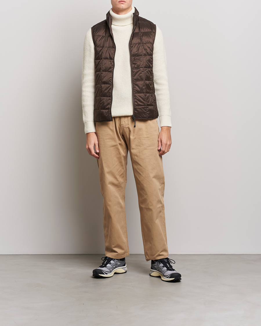 Herren | Jacken | TAION | High Neck Full Zip Lightweight Down Vest Dark Choco