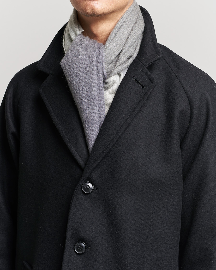 Herren | Begg & Co Nuance Ombre Cashmere Scarf Marble Midnight | Begg & Co | Nuance Ombre Cashmere Scarf Marble Midnight