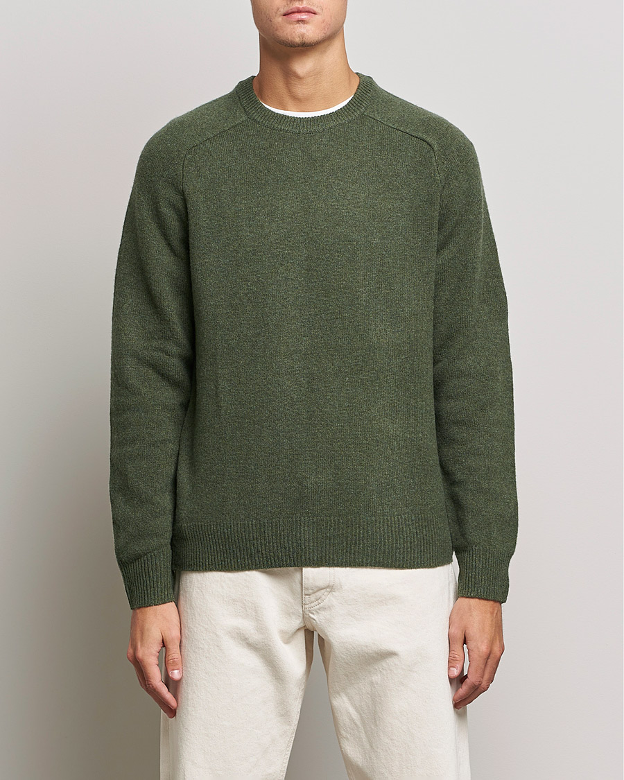 Herren | Pullover | A Day's March | Brodick Lambswool Sweater Olive