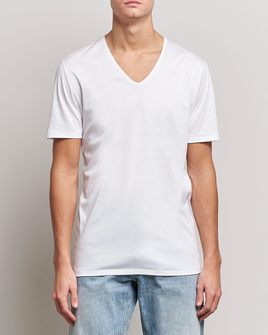 Herren | Kurzarm T-Shirt | Zimmerli of Switzerland | Sea Island Cotton V-Neck T-Shirt White