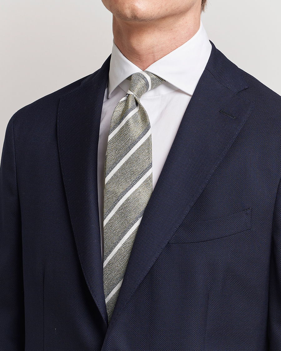 Herren | Amanda Christensen Silk/Linen Striped 8cm Tie Olive | Amanda Christensen | Silk/Linen Striped 8cm Tie Olive