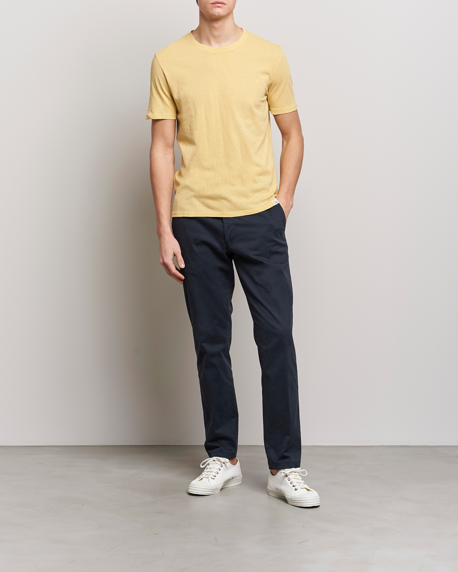 Herren | T-Shirts | Merz b. Schwanen | Organic Cotton Washed Crew Neck T-Shirt Yellow