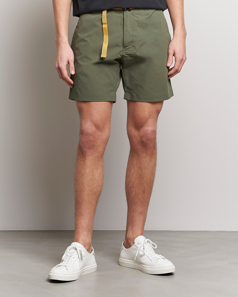 Herren | Shorts | Peak Performance | Vislight Light Shorts Pine Needle
