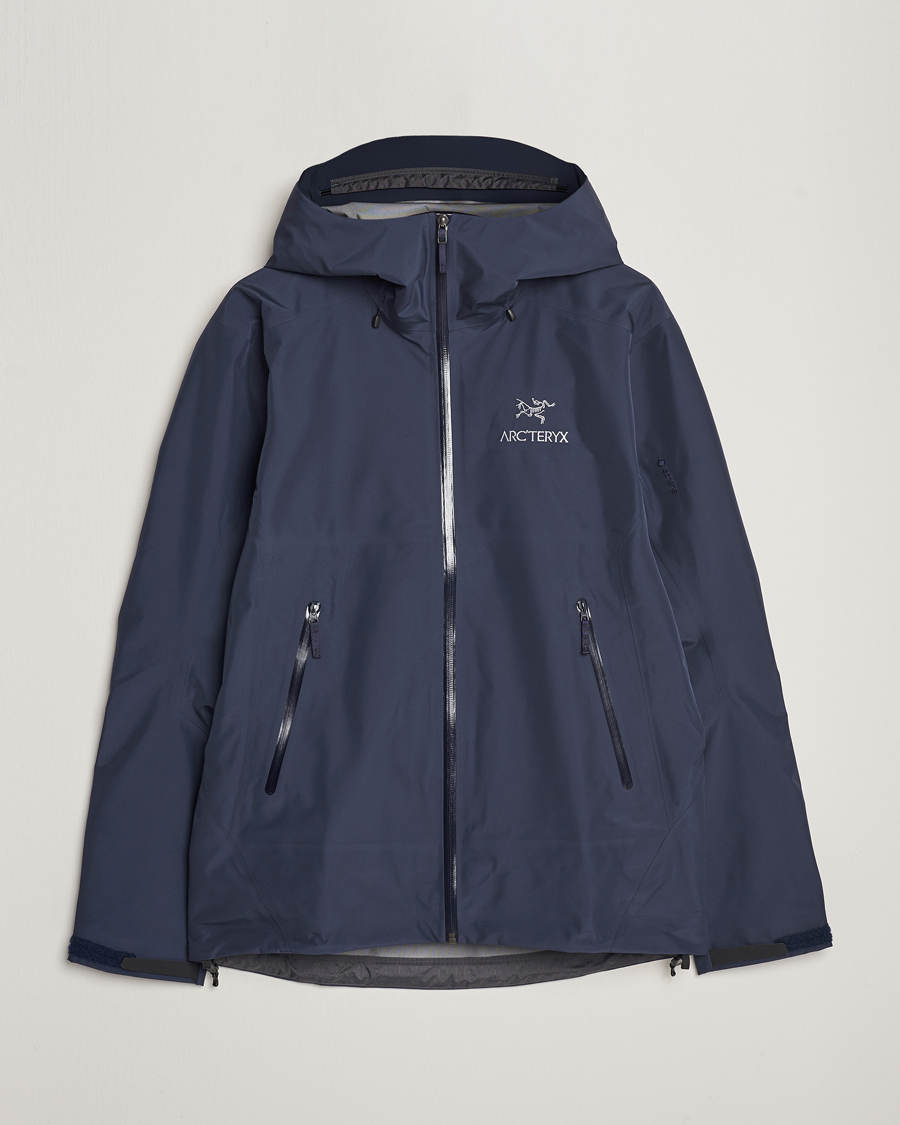 Arc'teryx Beta LT Jacket Black Sapphire bei Care of Carl