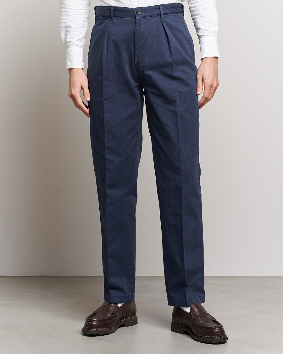 Herren | Hosen | Drake's | Cotton Herringbone One Pleat Chino Navy