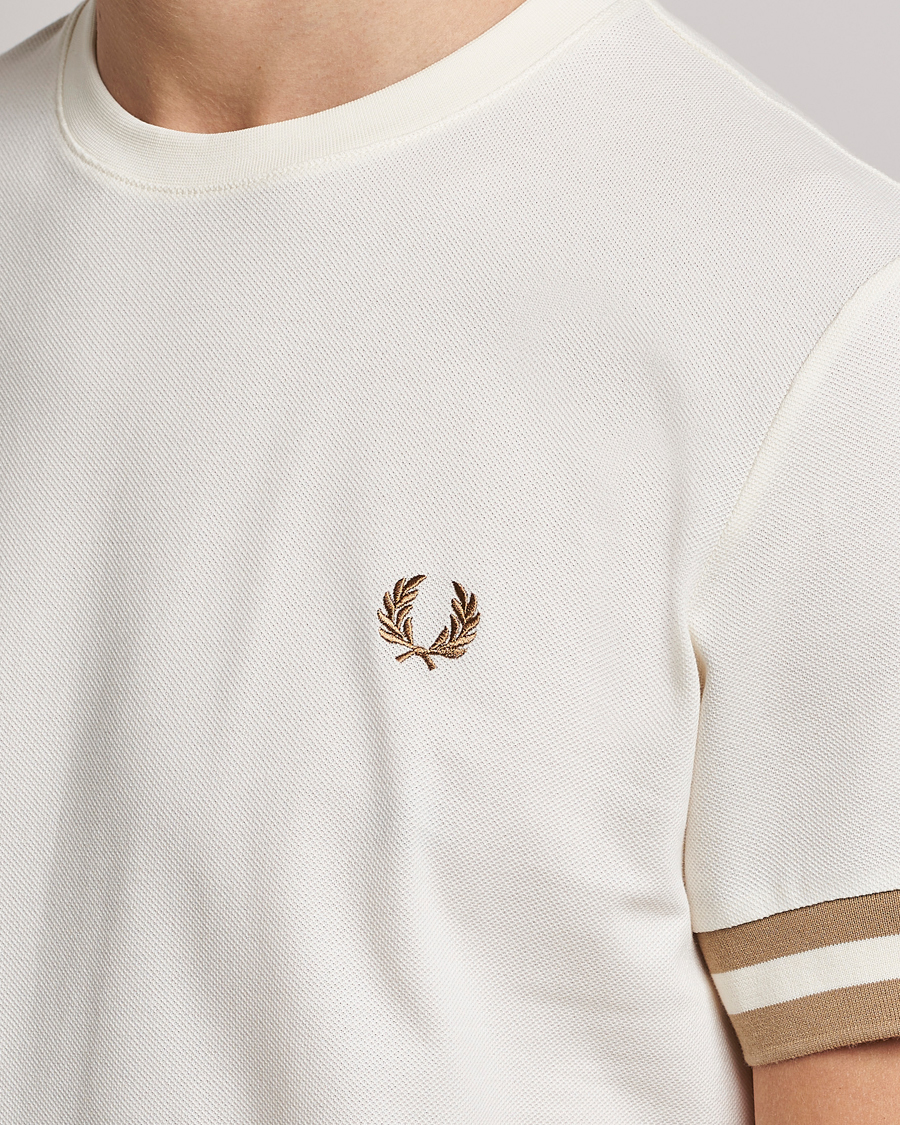 Herren | T-Shirts | Fred Perry | Boled Tipped Pique T-Shirt Ecru