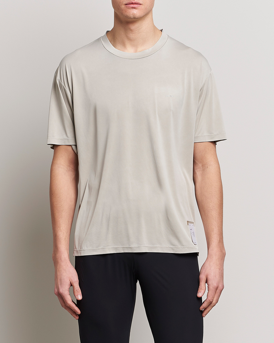 Herren | T-Shirts | Satisfy | AuraLite T-Shirt Mineral Dune