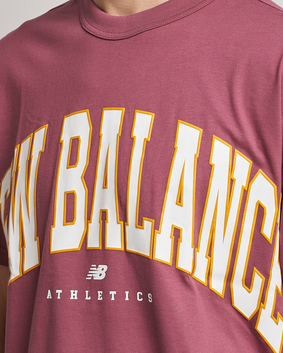 Herren | T-Shirts | New Balance | Athletics Warped T-Shirt Washed Burgundy
