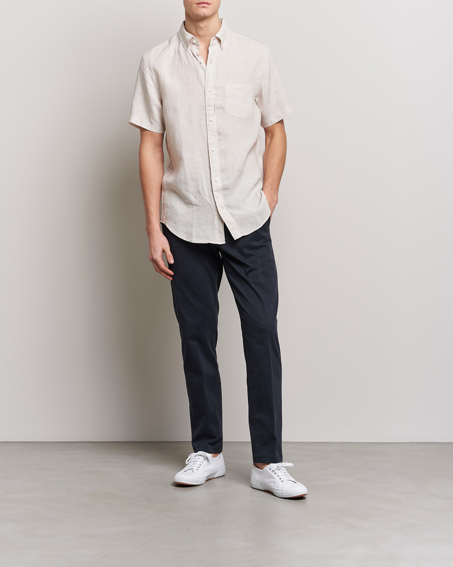 Herren | Hemden | GANT | Regular Fit Striped Linen Short Sleeve Shirt Dry Sand