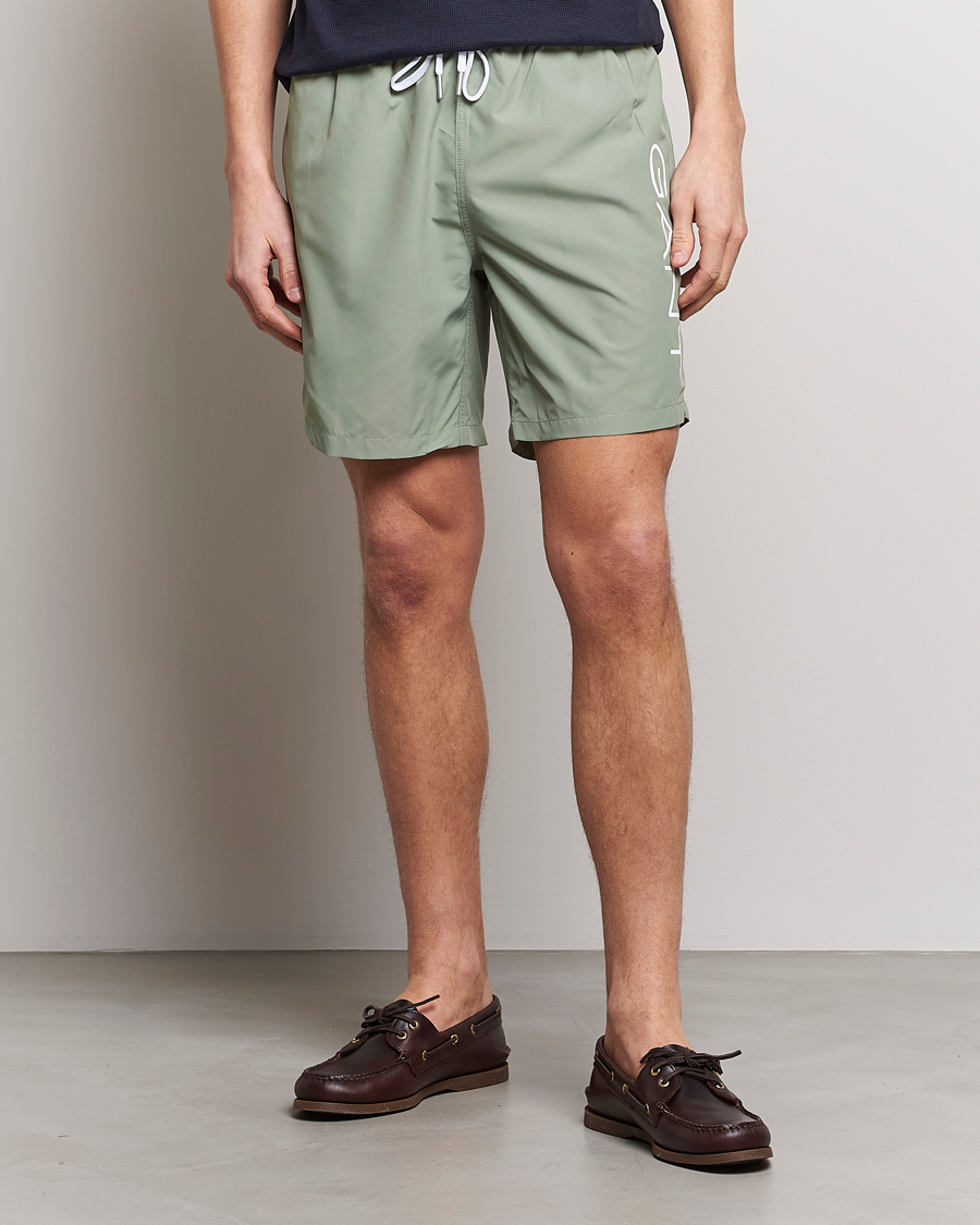 Herren | Badehosen | GANT | Lightweight Logo Swimshorts Calamata Green