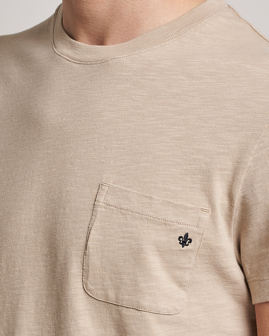 Herren | T-Shirts | Morris | Lily Slub Pocket Crew Neck Tee Beige