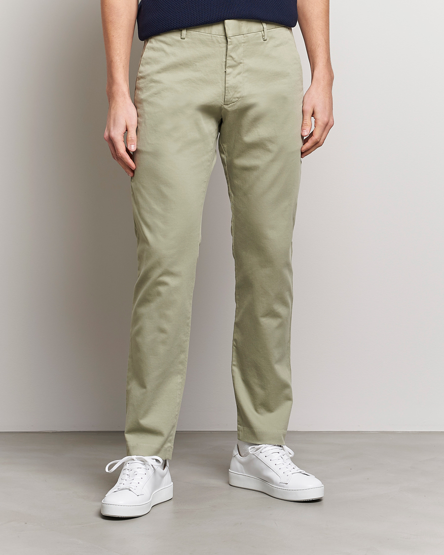 Herren | Hosen | NN07 | Theo Regular Fit Stretch Chinos Oil Green