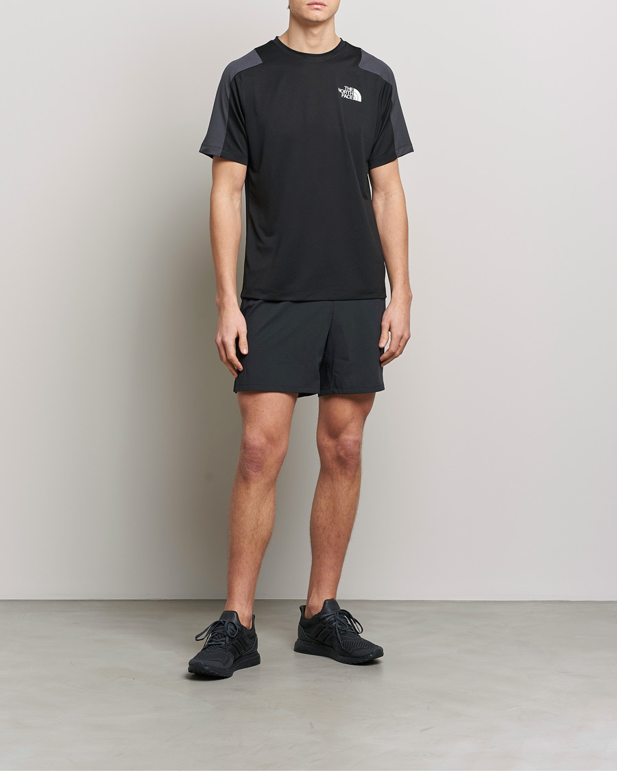 Herren | T-Shirts | The North Face | Mountain Athletics T-Shirt Black/Asphalt