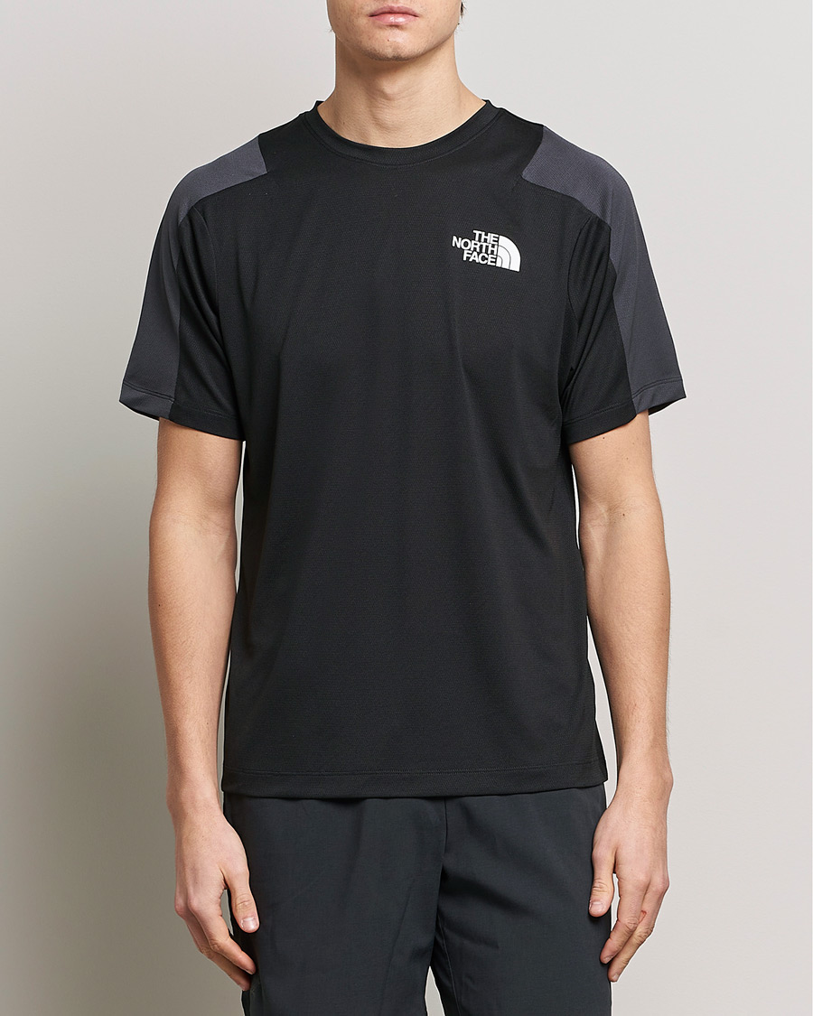 Herren | T-Shirts | The North Face | Mountain Athletics T-Shirt Black/Asphalt