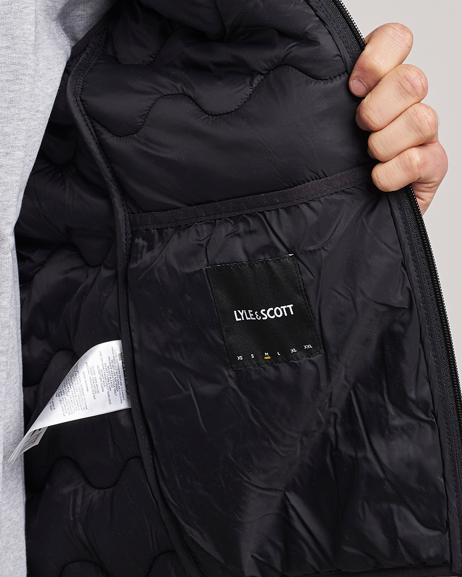 Herren | Westen | Lyle & Scott | Crest Quilted Gilet Vest Black
