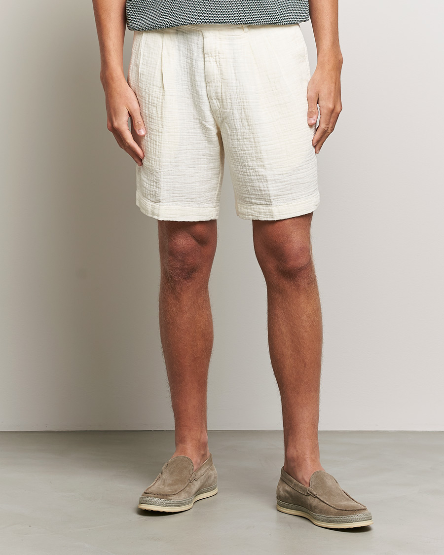 Herren | Shorts | Oscar Jacobson | Tanker Pleated Crepe Cotton Shorts White