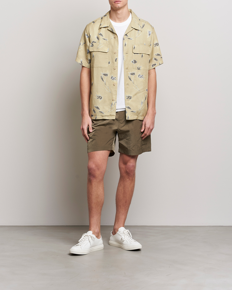 Herren | Hemden | NN07 | Daniel Short Sleeve Tencel/Linen Printed Shirt Pale Olive
