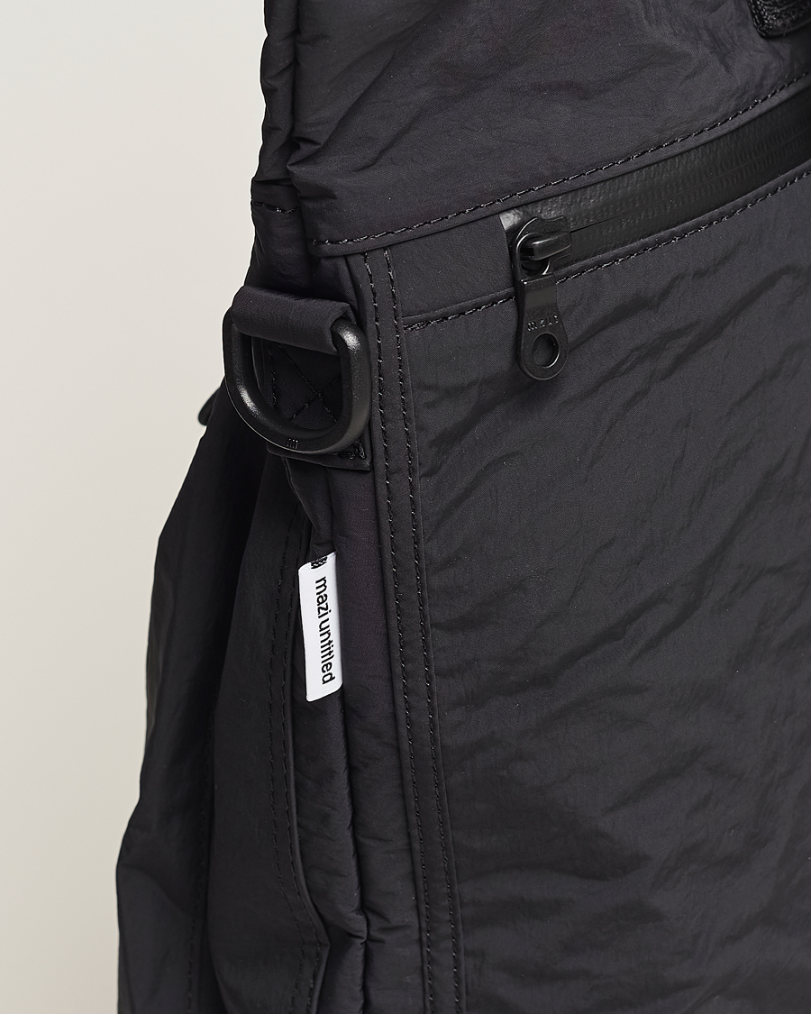 Herren | mazi untitled Helmet Bag 02 Nylon Tote Black | mazi untitled | Helmet Bag 02 Nylon Tote Black