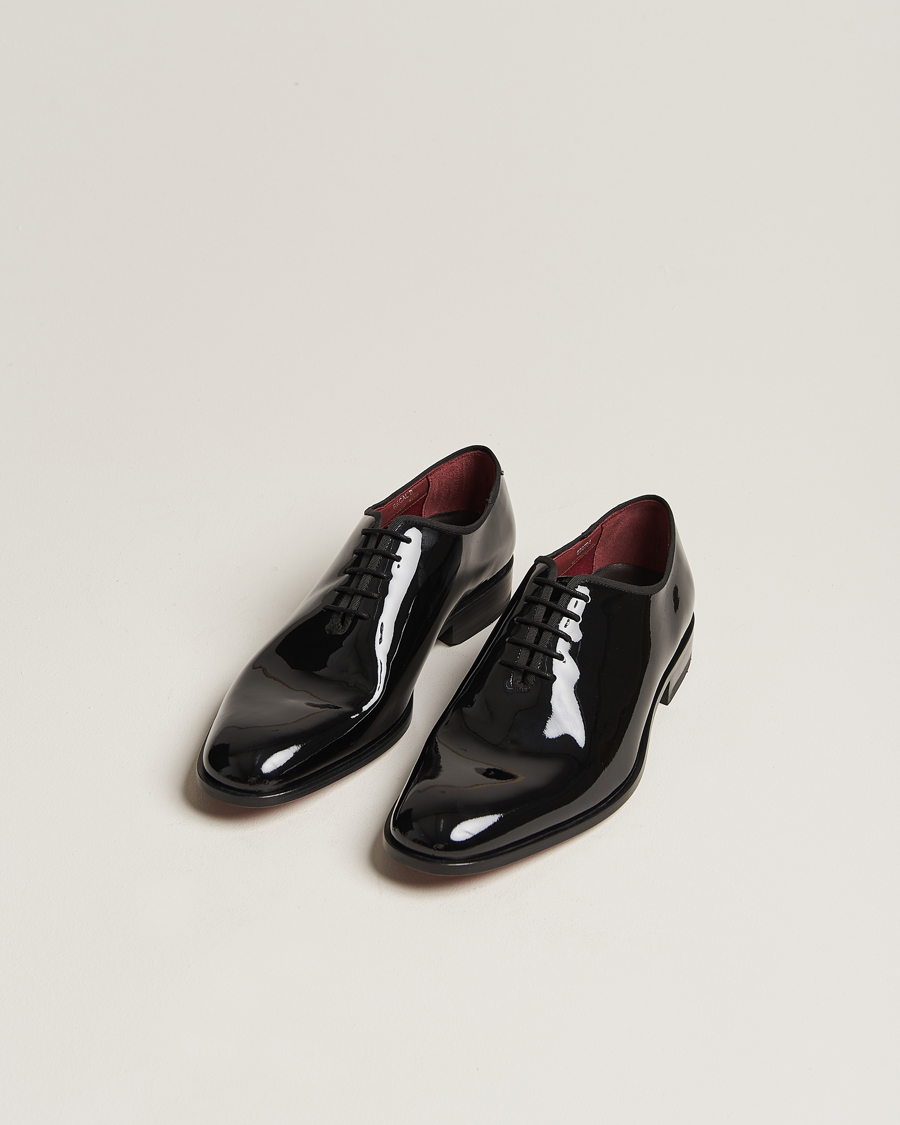 Herren | Handgefertigte Schuhe | Loake 1880 | Regal Patent Wholecut Black