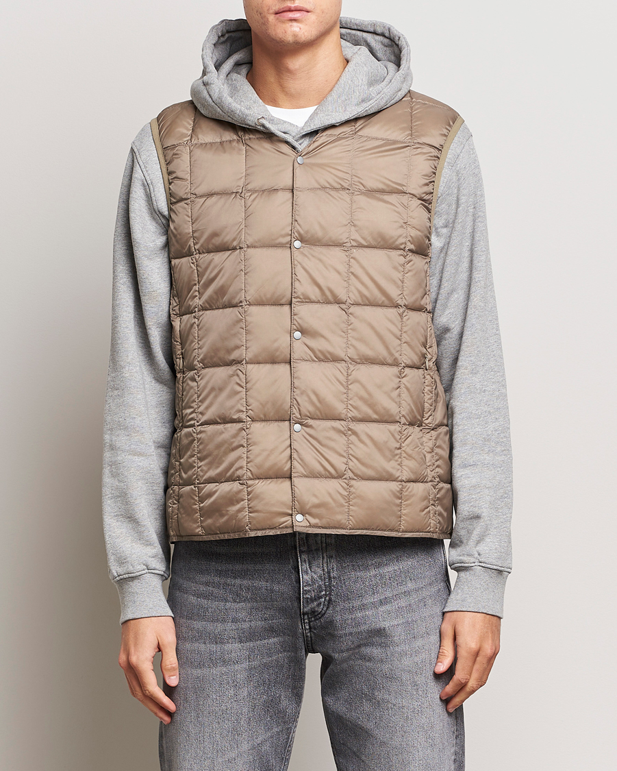 Herren | Jacken | TAION | V-Neck Lightweight Down Vest Khaki