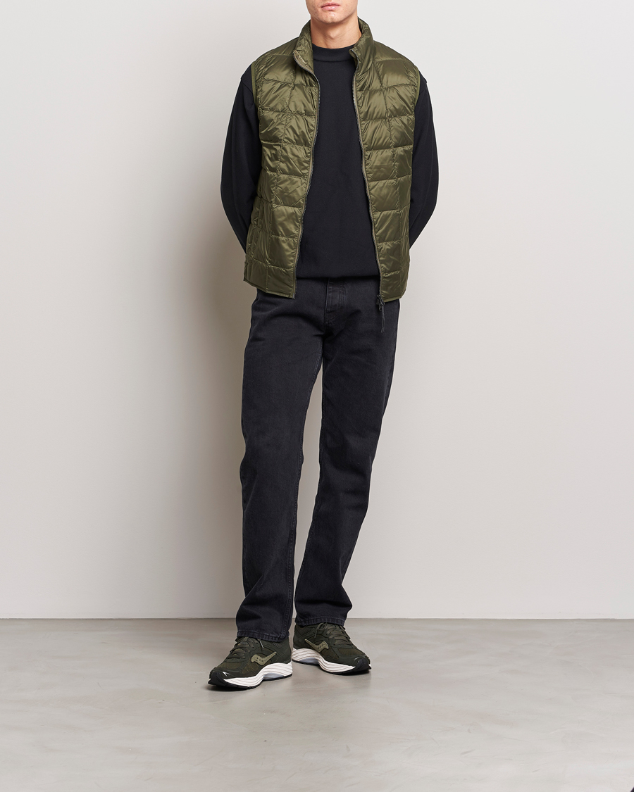 Herren | Jacken | TAION | High Neck Full Zip Lightweight Down Vest Dark Olive
